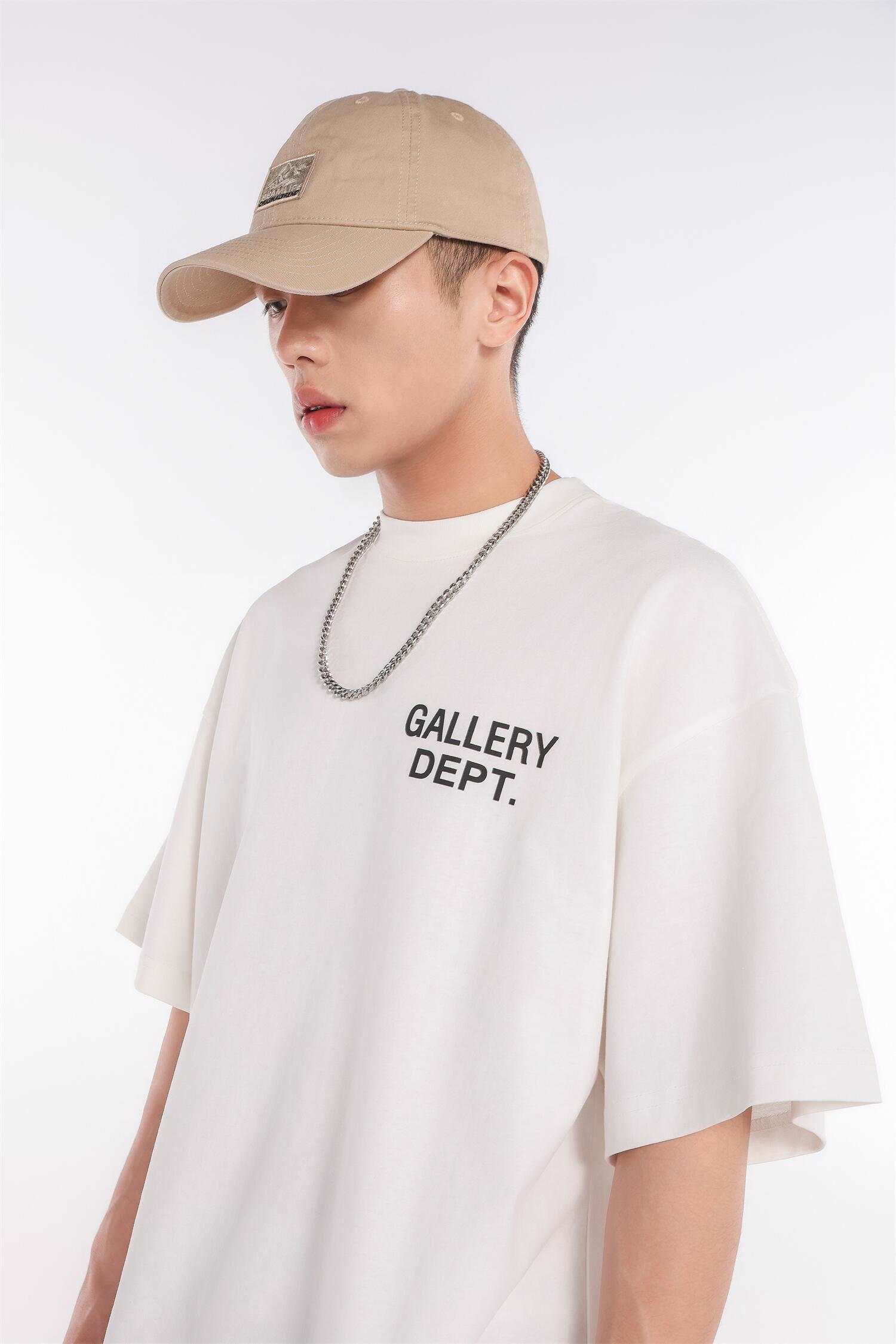 GALLERY DEPT New T-shirt D69